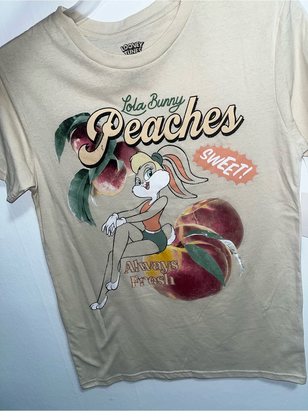Lola Bunny Peaches Short Sleeve Tee - Cream - Picture 3 of 7